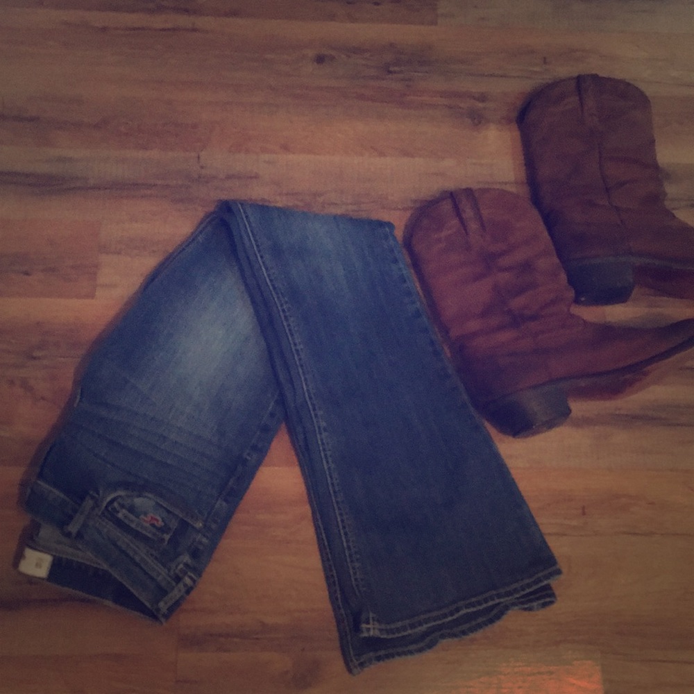 Hollister size 5 jeans!